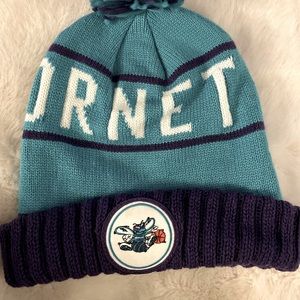 Charlotte Hornets NBA Throwback Beanie Winter Pom Knit Ski Hat Mitchell & Ness